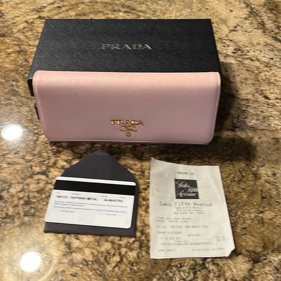 Pink Prada Saffiano wallet - Picture 1 of 5
